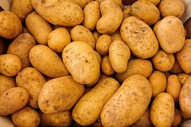 plusieurs pommes de terre